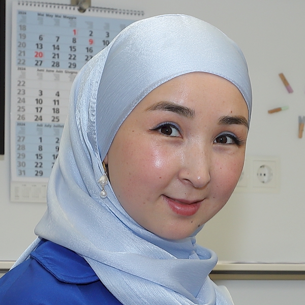 gulnur-usupova-600-x-600.jpg